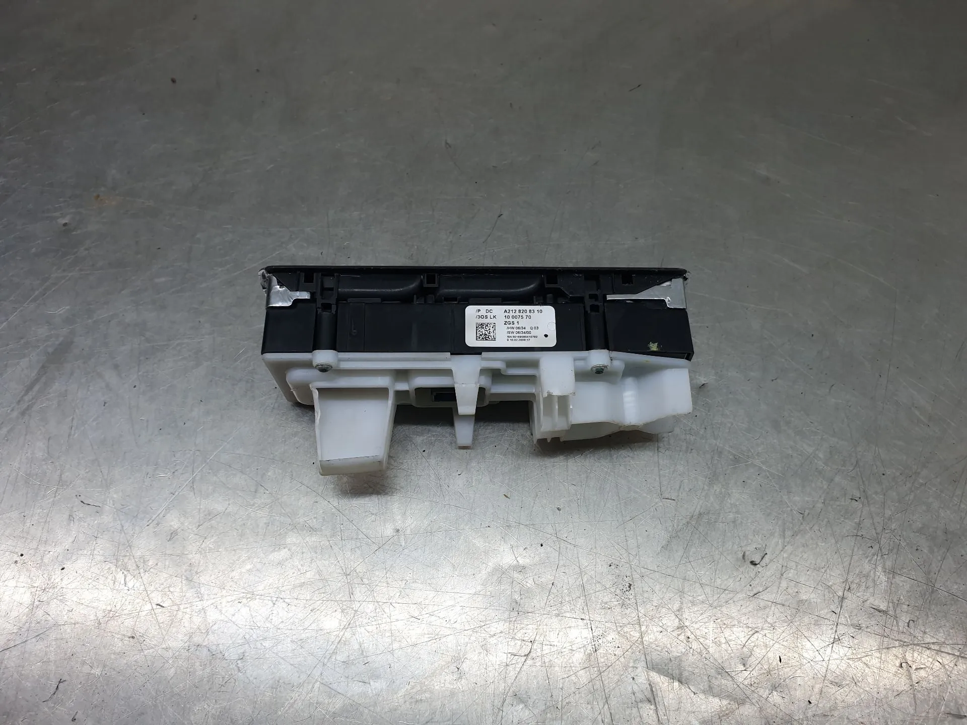 Commande / interrupteur lève-vitre Avant gauche MERCEDES-BENZ Classe E (W212) Imagem-1