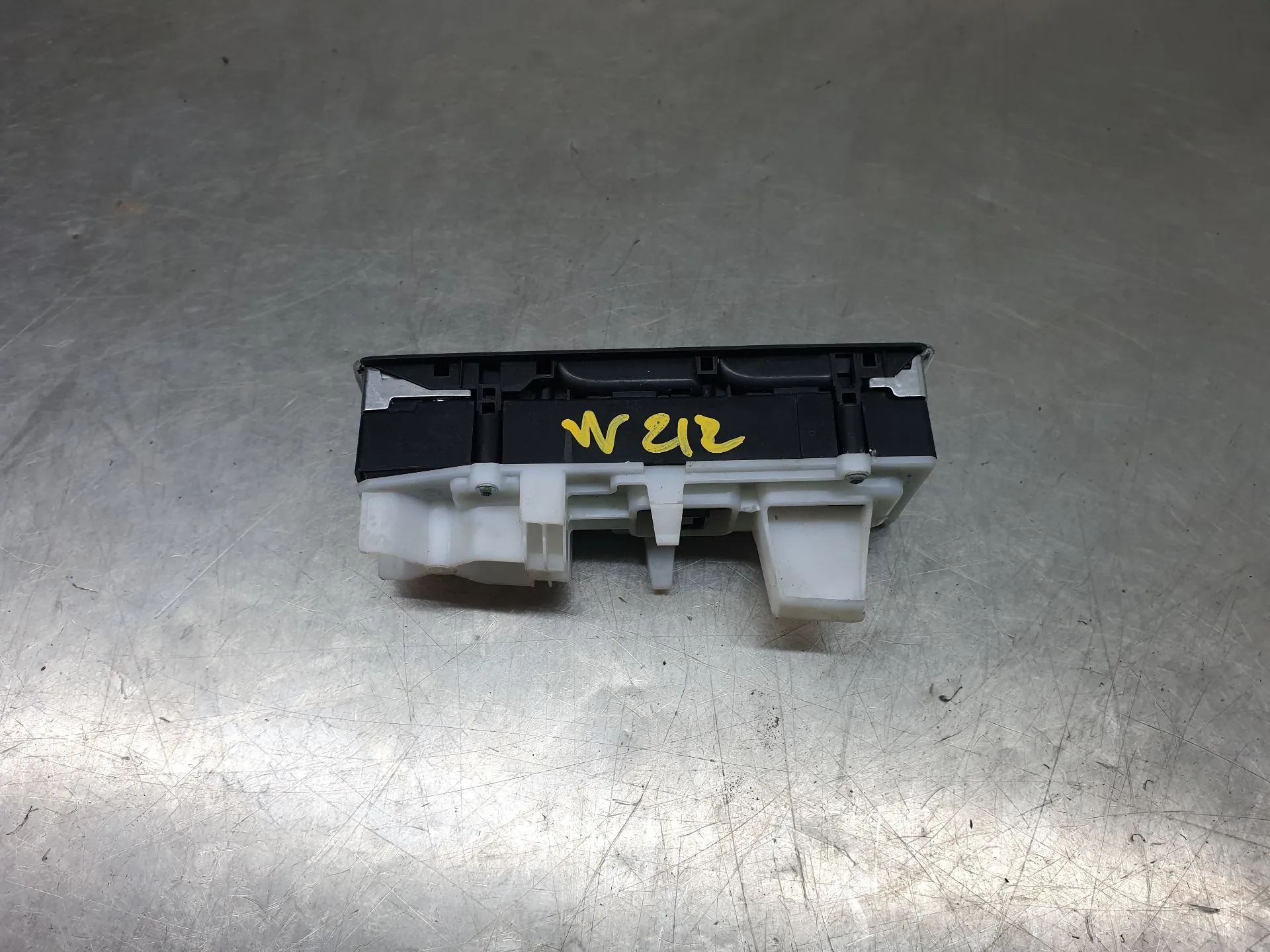 Commande / interrupteur lève-vitre Avant gauche MERCEDES-BENZ Classe E (W212) Imagem-2