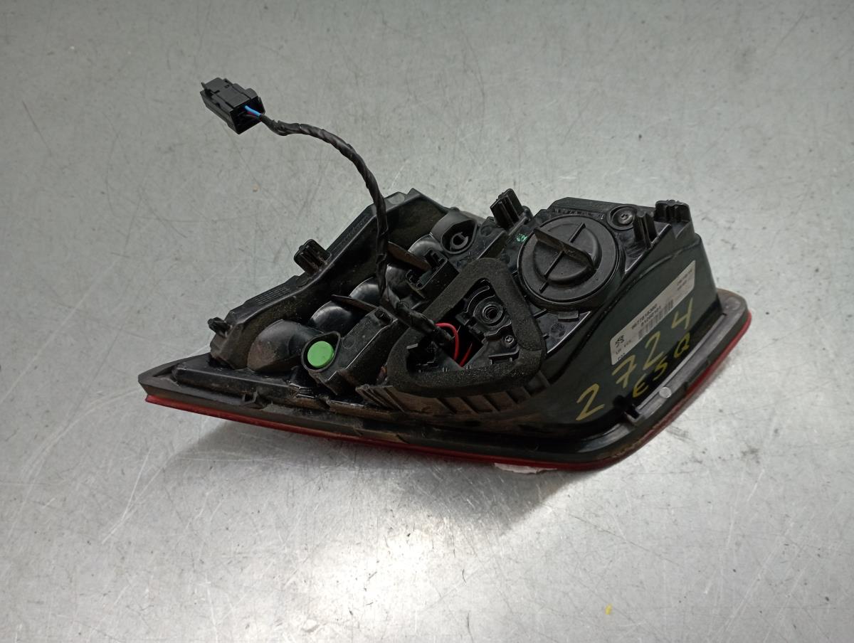 Feu de coffre Gauche PEUGEOT 308 II Imagem-3