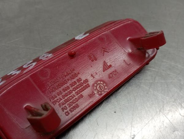 Réflecteur arrière gauche PEUGEOT 107 Imagem-2