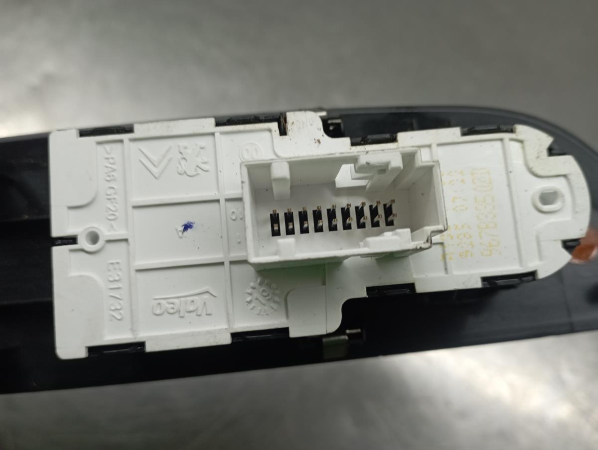 Comando / interruttore alzacristallo anteriore sinistro PEUGEOT 208 II Imagem-3