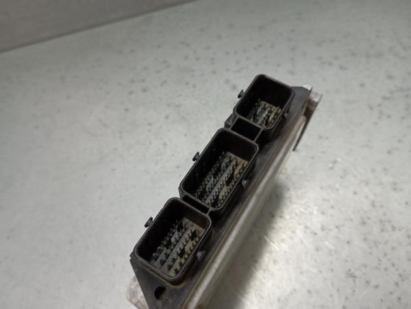 Centralina motor / ECU PEUGEOT 5008 I (0U_, 0E_) Imagem-1