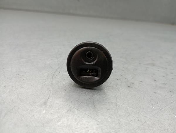 Módulo USB / AUX / IPOD PEUGEOT 2008 I (CU_)