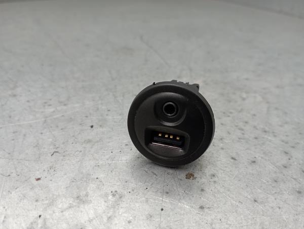 Módulo USB / AUX / IPOD PEUGEOT 2008 I (CU_)