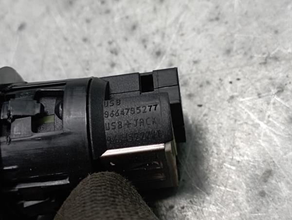Módulo USB / AUX / IPOD PEUGEOT 2008 I (CU_) Imagem-2