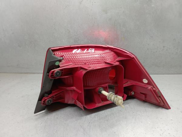 Feu arrière Gauche VOLKSWAGEN Passat (362) Imagem-2