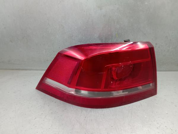 Feu arrière Gauche VOLKSWAGEN Passat (362)