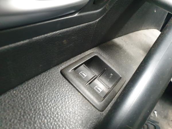 Comando / interruttore alzacristallo anteriore sinistro VOLKSWAGEN Scirocco (137, 138)