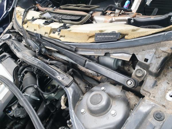 Braccio del tergicristallo anteriore sinistro VOLKSWAGEN Scirocco (137, 138)