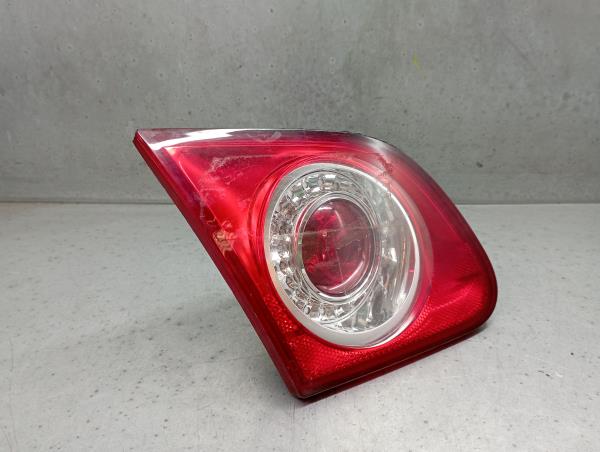 Feu de coffre Gauche VOLKSWAGEN Passat (3C2)