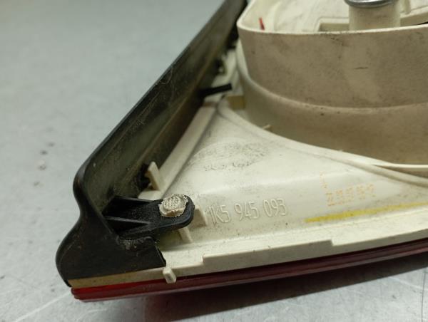 Feu de coffre Gauche VOLKSWAGEN Jetta III (1K2) Imagem-4