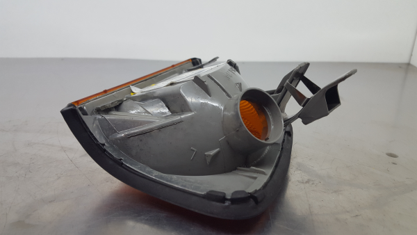 Freccia anteriore sinistra MERCEDES-BENZ Três volumes (W124) Imagem-3