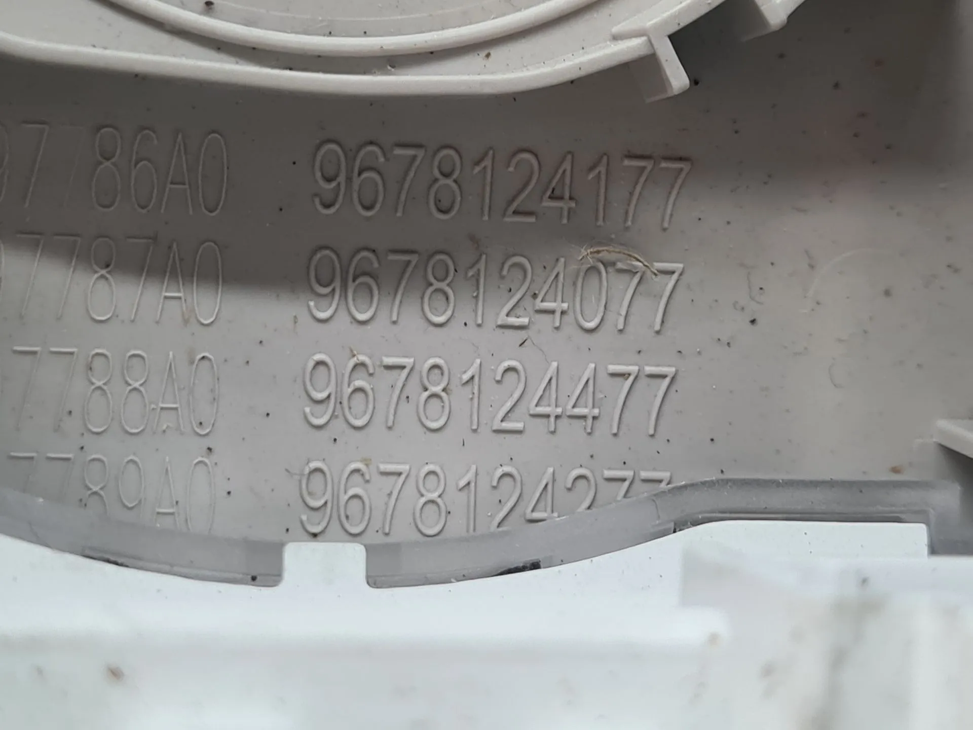 Plafonier frente CITROËN C4 Picasso II Imagem-4