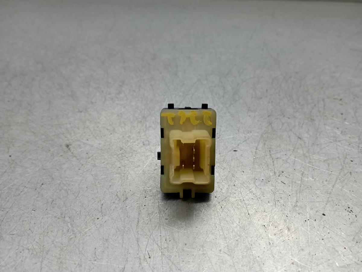 Mando / interruptor elevalunas delantero derecho RENAULT Clio IV (BH_)