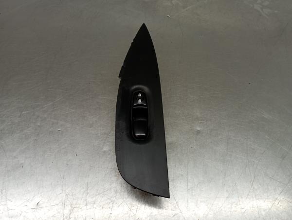 Mando / interruptor elevalunas delantero derecho NISSAN Qashqai II (J11)