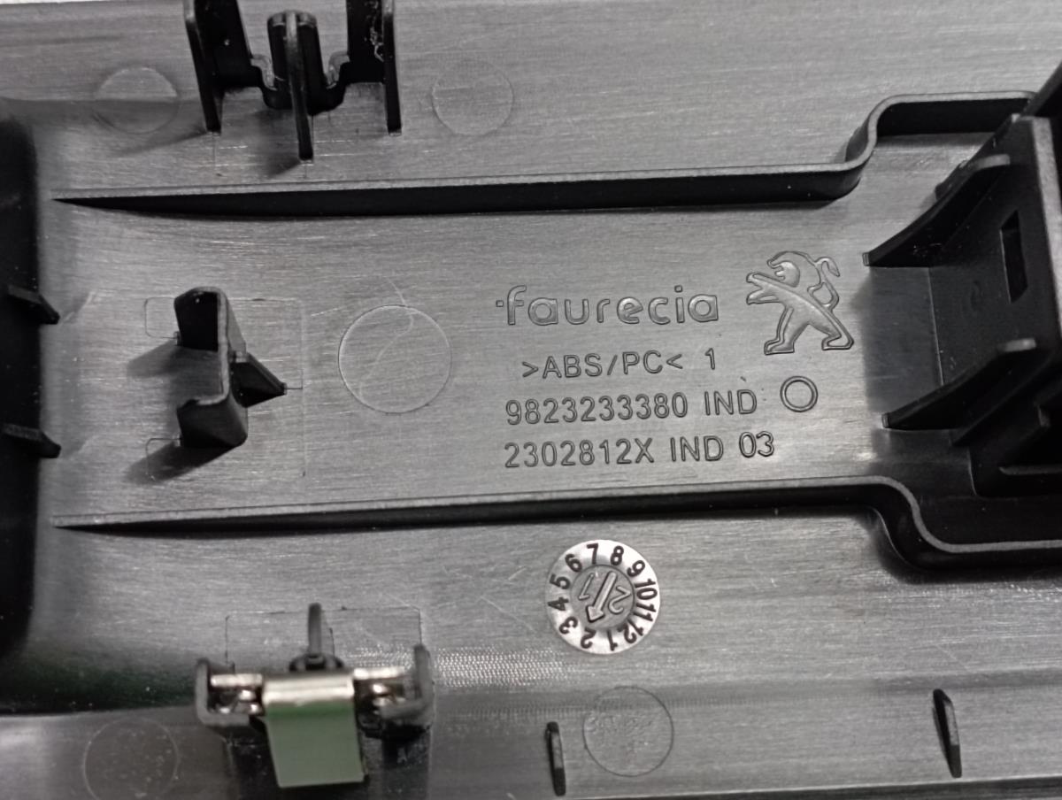 Mando / interruptor elevalunas delantero derecho PEUGEOT 208 II