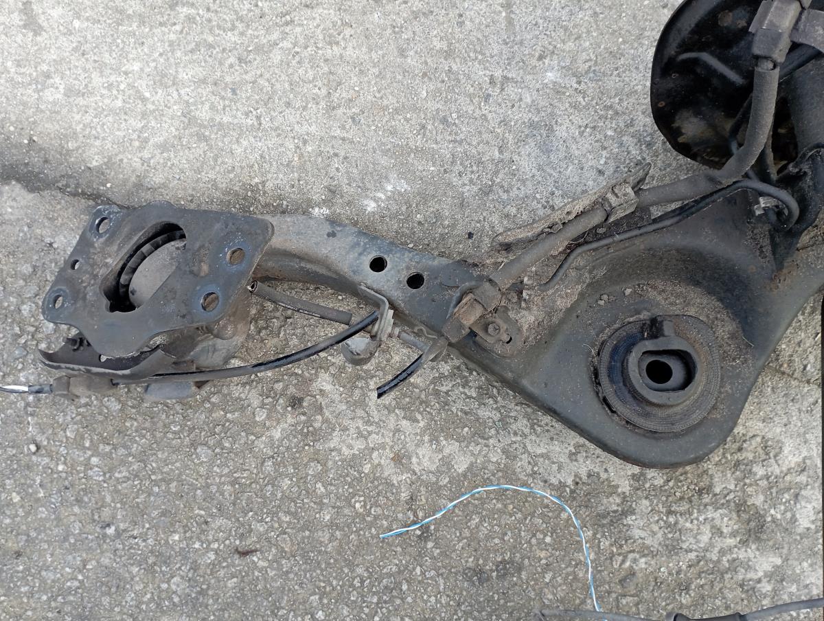 Braccio di sospensione posteriore destro NISSAN Qashqai II (J11)