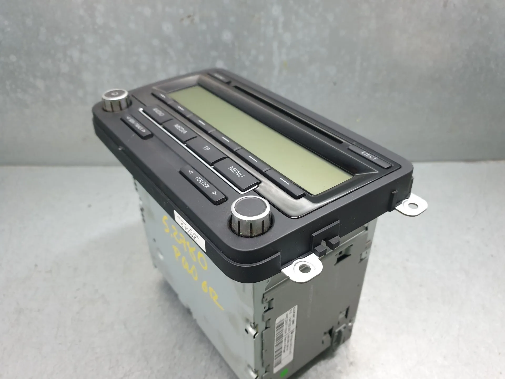 Car radio VOLKSWAGEN Polo (6R, 6C) Imagem-2