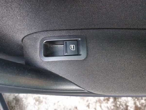 Right Rear window control VOLKSWAGEN Polo (6R, 6C)