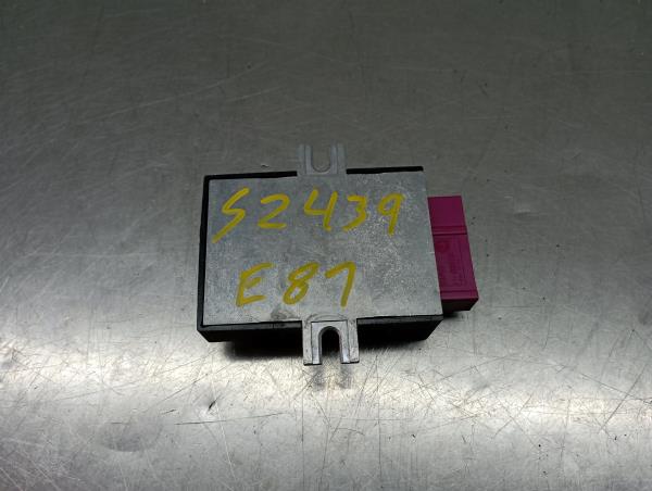 Fuel control unit / Fuel ECU BMW 1 (E81) Imagem-1