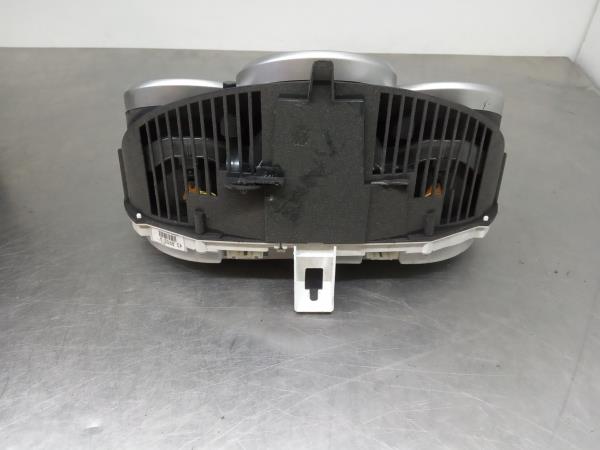 Quadrante / painel de instrumentos MAZDA 3 Sedan (BK) Imagem-2