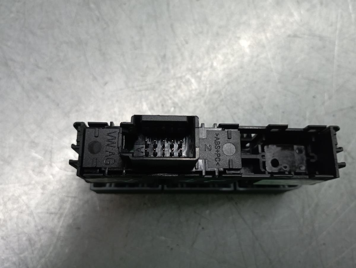 Comando / botão / interruptor multifunções SEAT Leon ST (5F8) Imagem-2