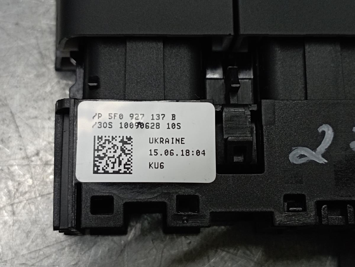 Comando / botão / interruptor multifunções SEAT Leon ST (5F8) Imagem-3