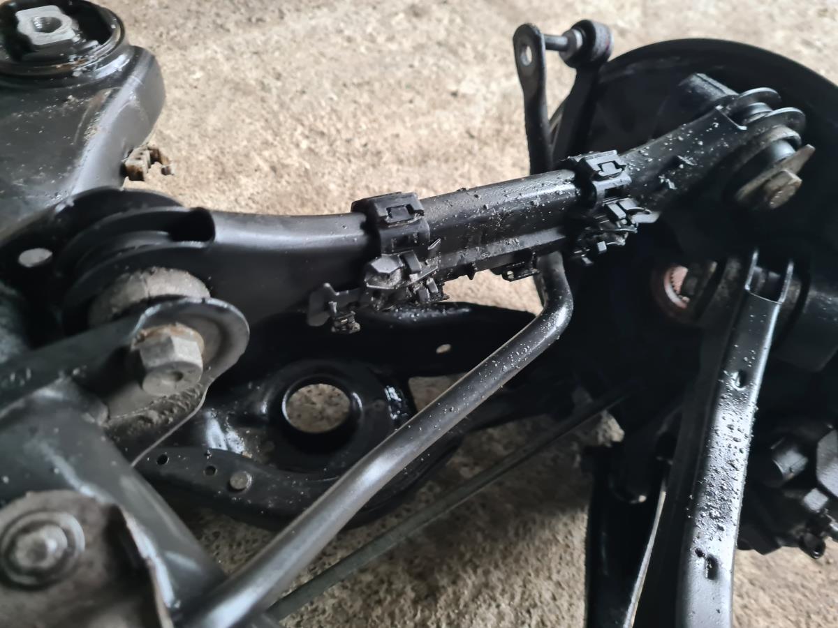 Brazo suspensión trasero izquierdo BMW 1 (F20)