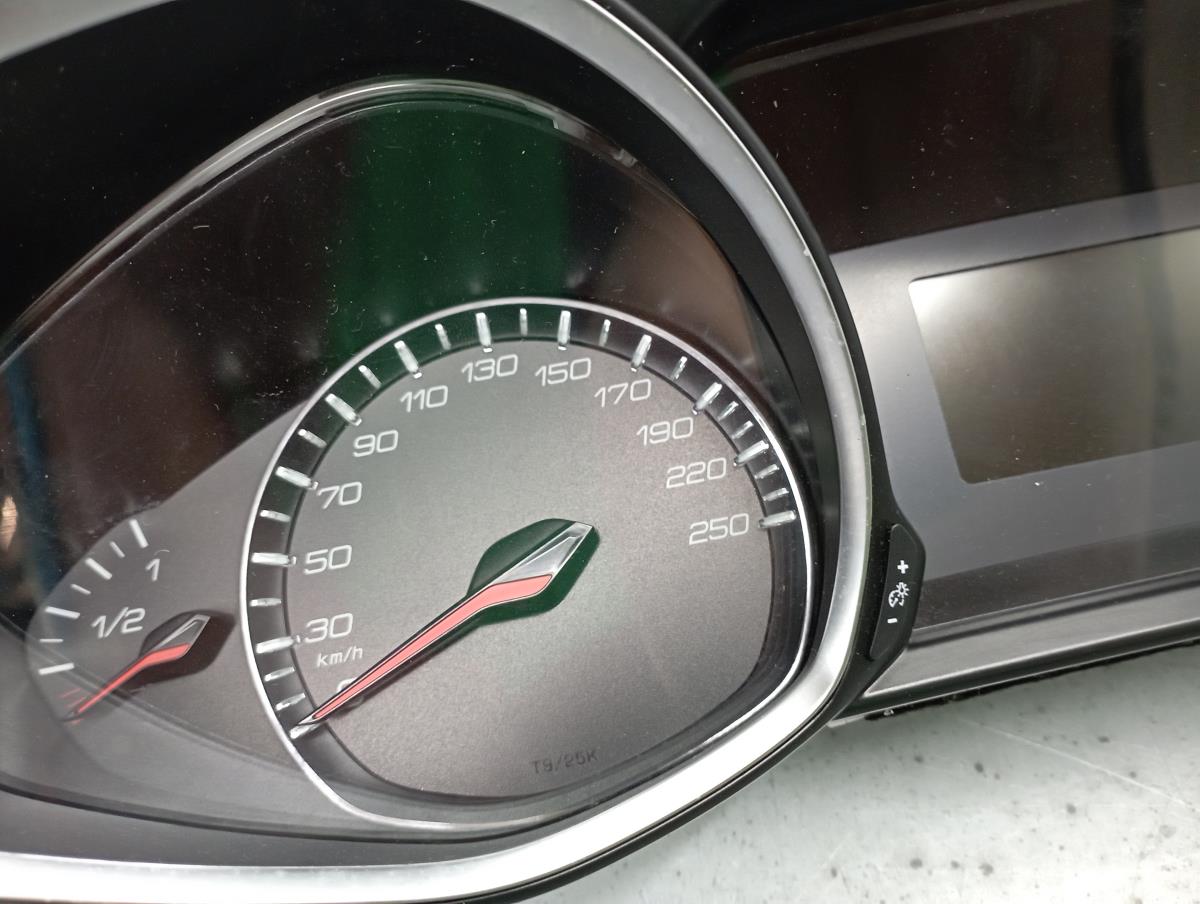 Instrument cluster PEUGEOT 308 II Imagem-2