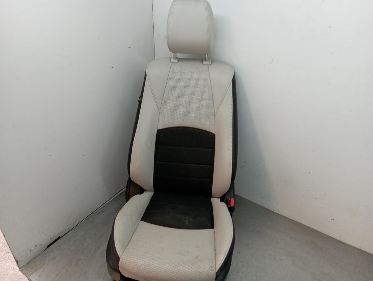 Right Front Seat MAZDA CX-3 (DK)