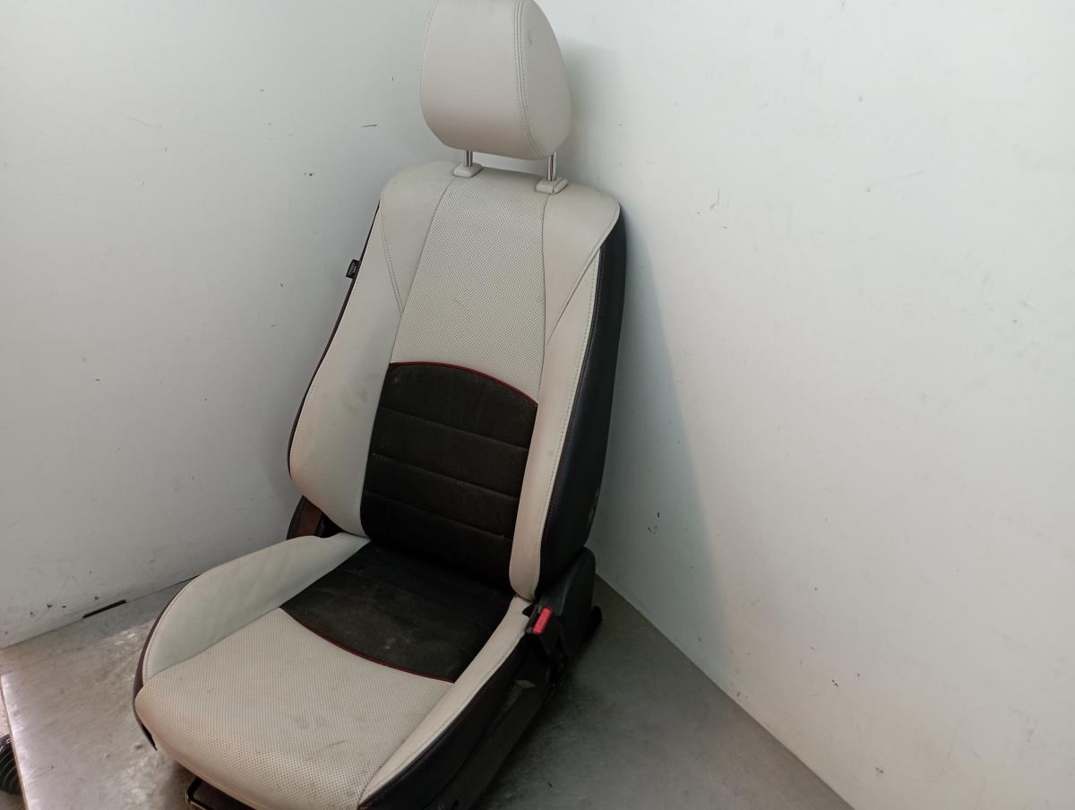 Right Front Seat MAZDA CX-3 (DK) Imagem-1