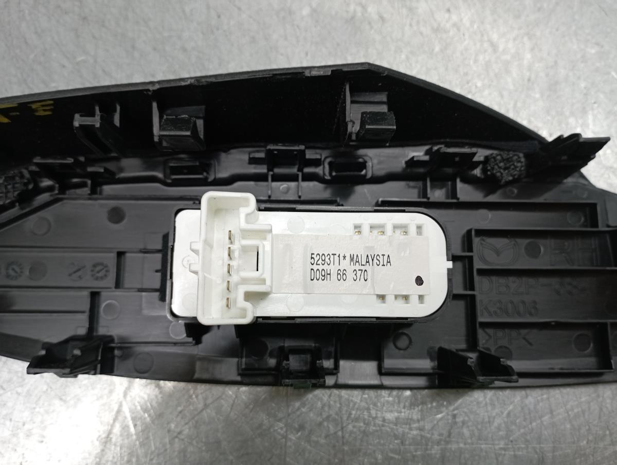 Comando / botão / interruptor vidros trás esquerdo MAZDA CX-3 (DK) Imagem-3