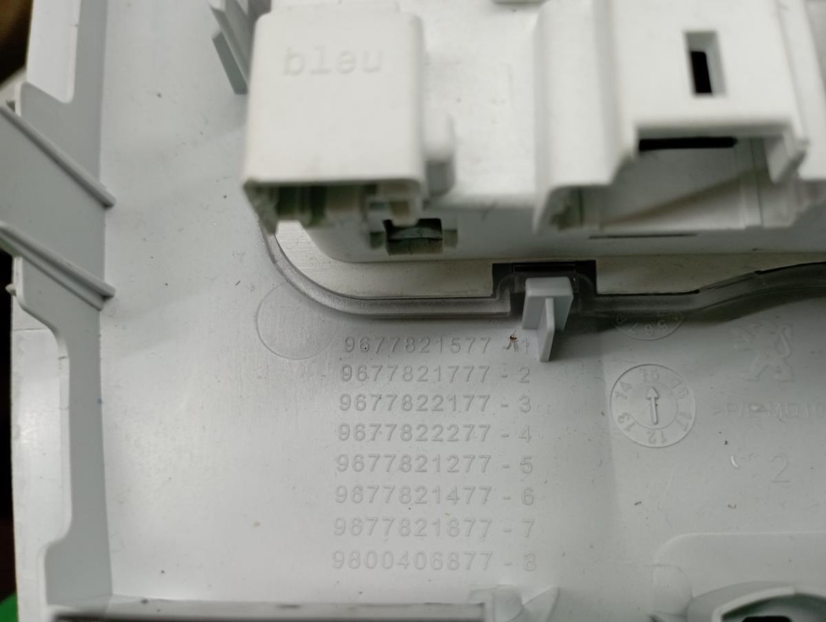 Plafonier frente PEUGEOT 308 II Imagem-5