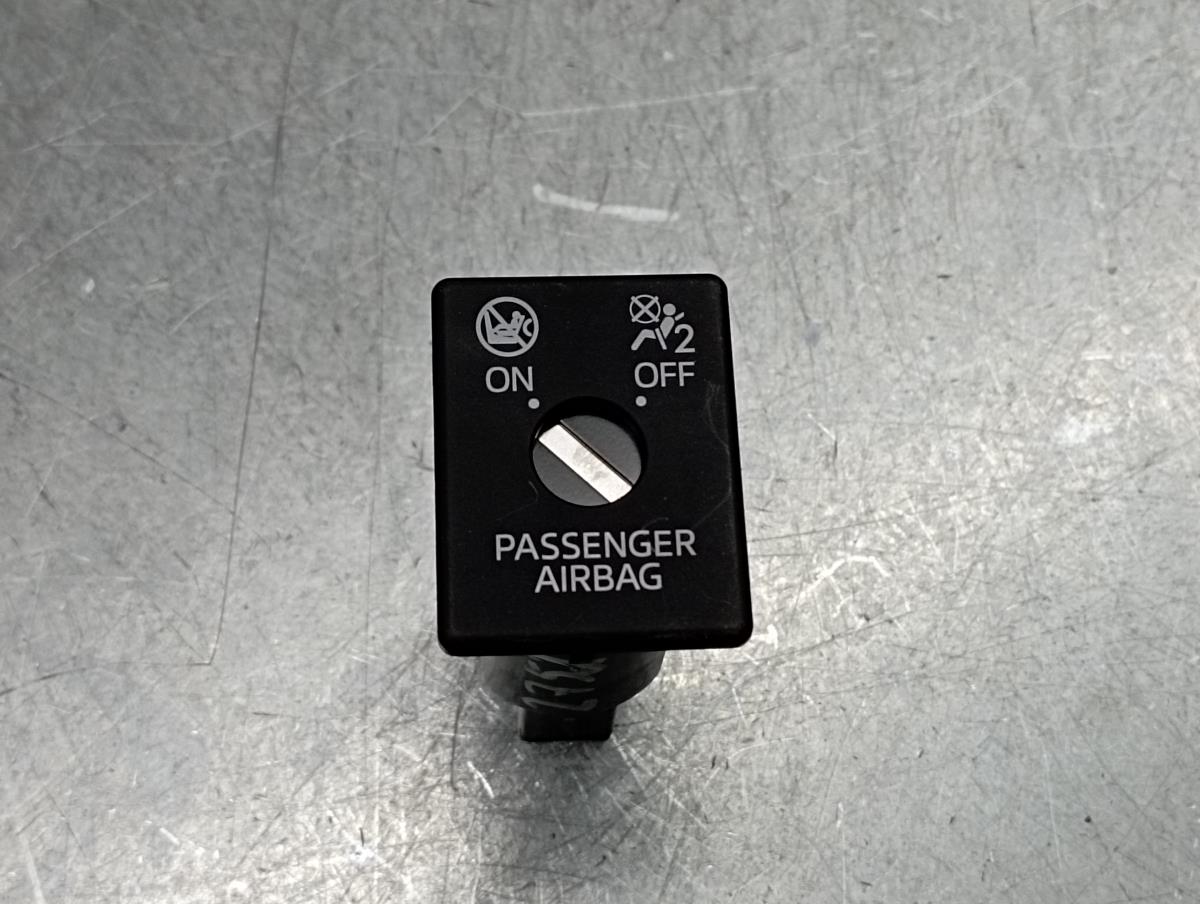 Comando / botão / interruptor multifunções MAZDA CX-3 (DK)