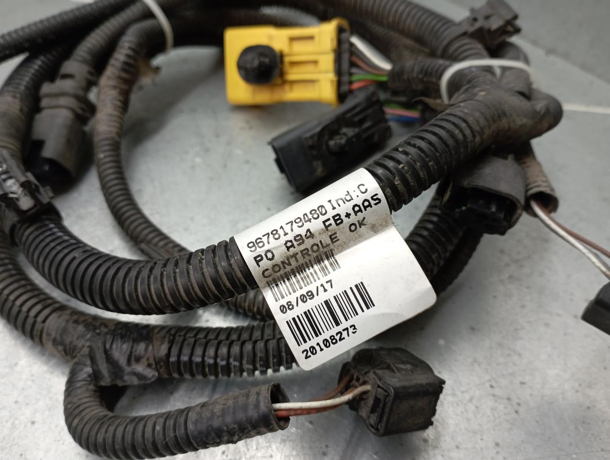 Rear bumper installation PEUGEOT 2008 I (CU_) Imagem-1