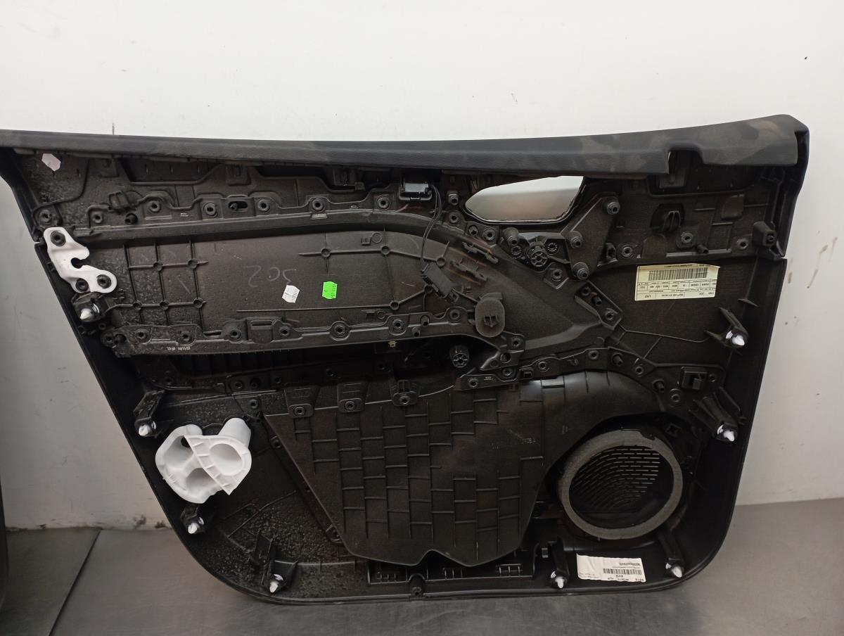 Forra porta / quartela frente direita RENAULT Captur II Imagem-1