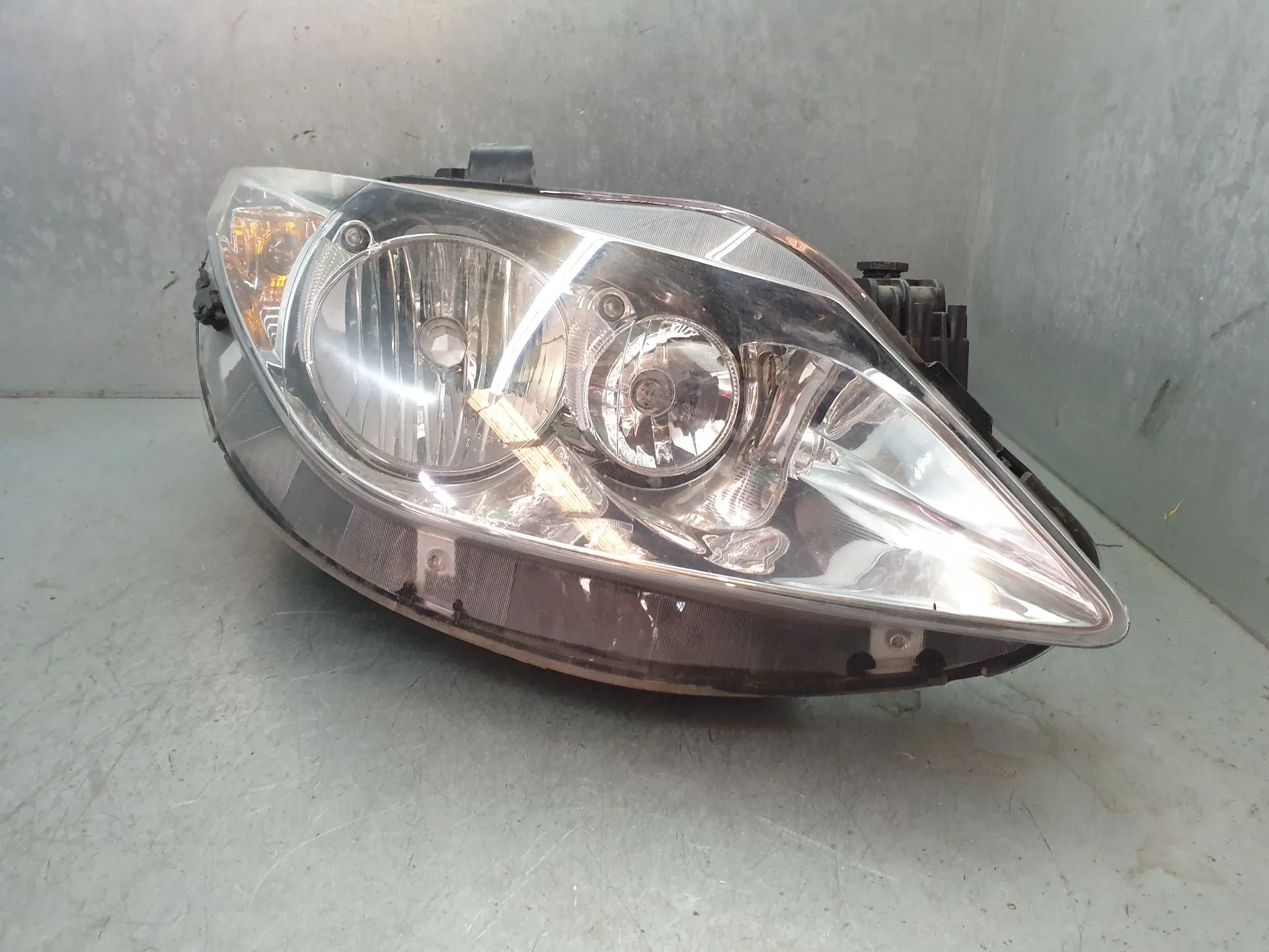 Faro anteriore destro SEAT Ibiza IV (6J5, 6P1)