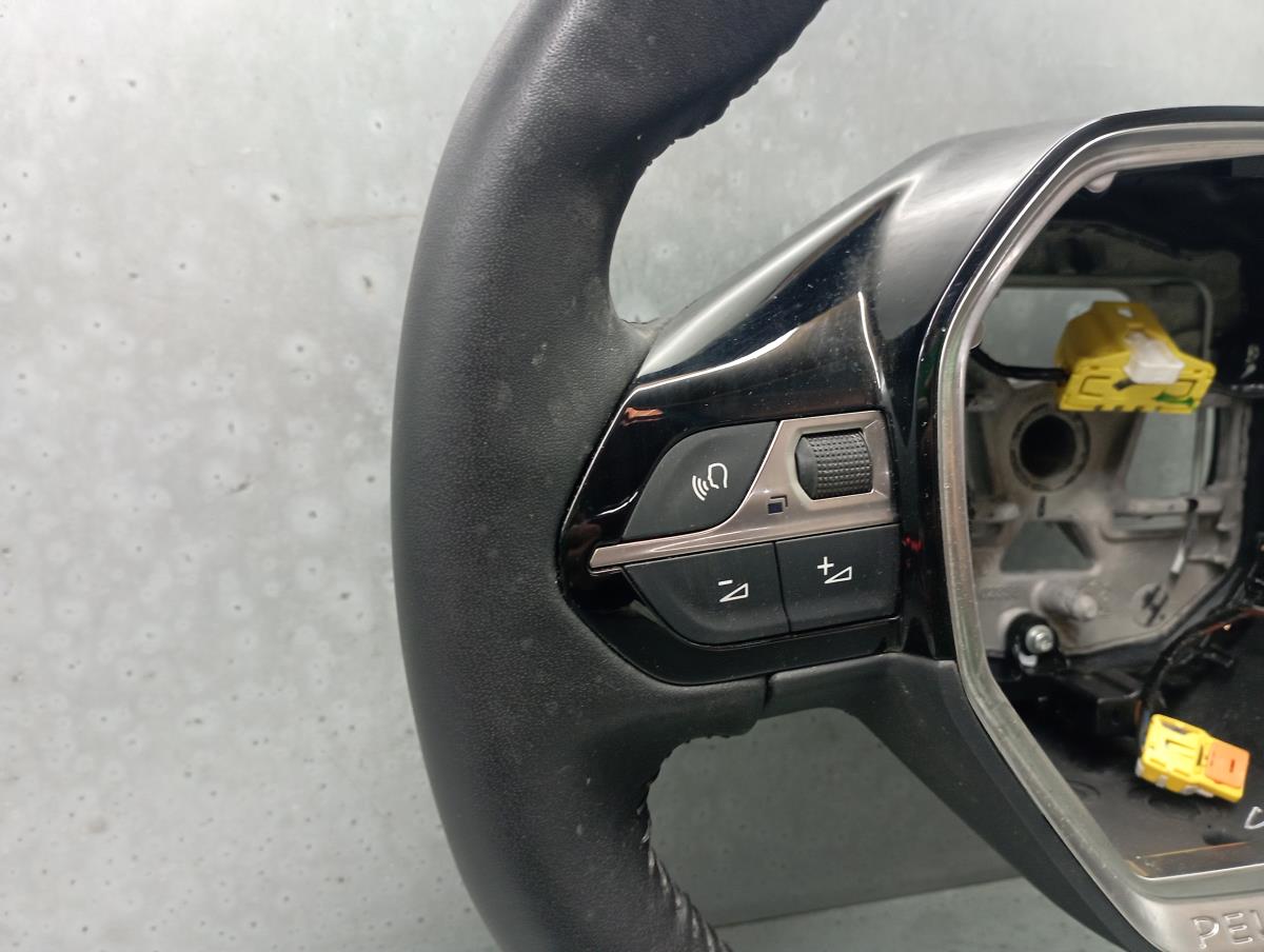 Volante de dirección PEUGEOT 2008 II (U_) Imagem-1