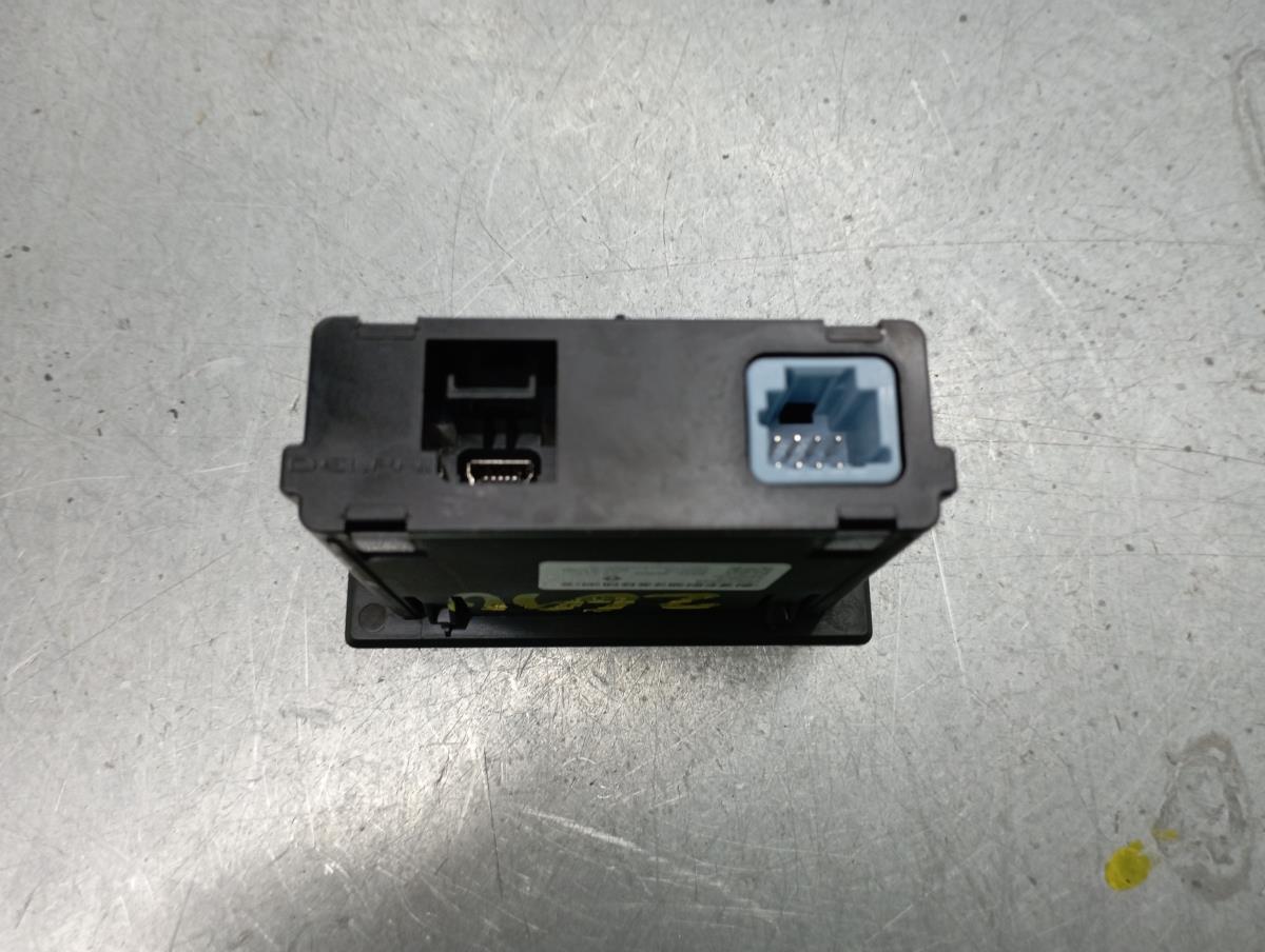 Módulo USB / AUX / IPOD RENAULT Captur II Imagem-1