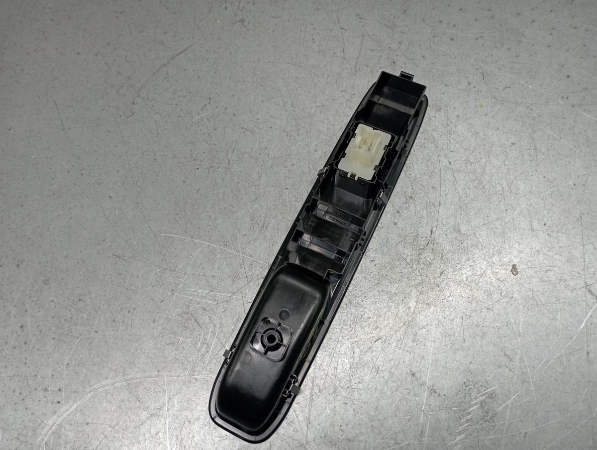 Mando / interruptor elevalunas delantero derecho DACIA Sandero III Imagem-1