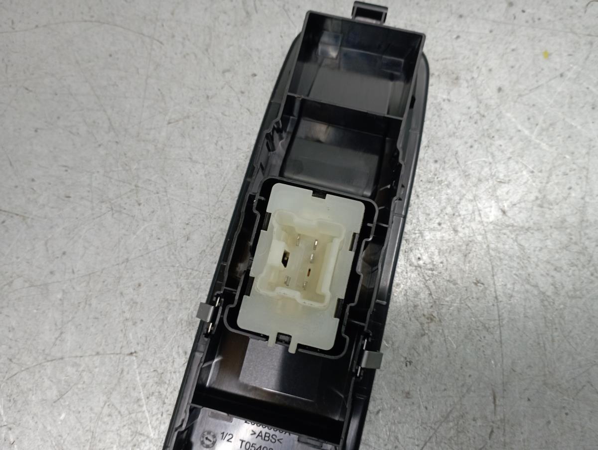 Mando / interruptor elevalunas delantero derecho DACIA Sandero III Imagem-2