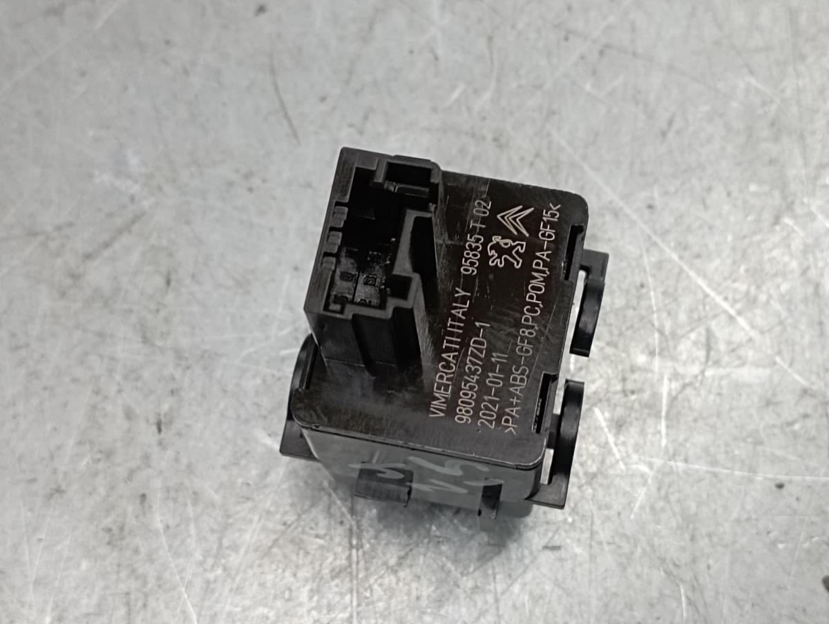 Comando multifunzione PEUGEOT 2008 II (U_) Imagem-1