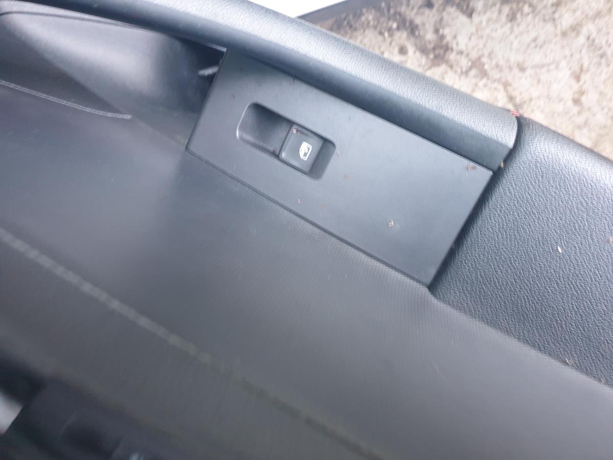Comando / interruttore alzacristallo posteriore sinistro SKODA Rapid Spaceback (NH1)