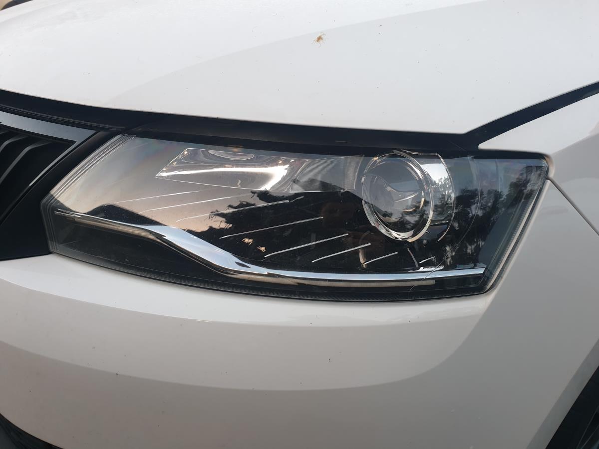 Ótica / farol esquerda SKODA Rapid Spaceback (NH1) Imagem-1