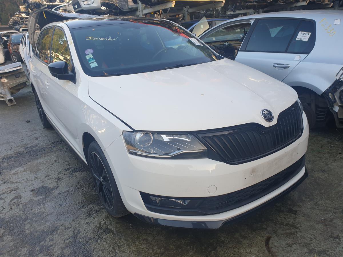 Complete front section SKODA Rapid Spaceback (NH1)