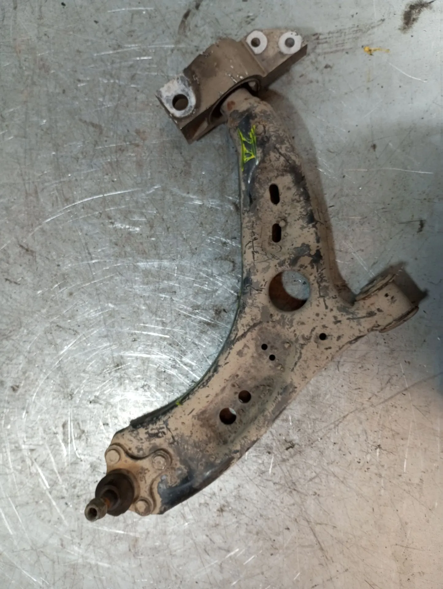 Braccio di sospensione anteriore destra VOLKSWAGEN Golf VI (5K1)