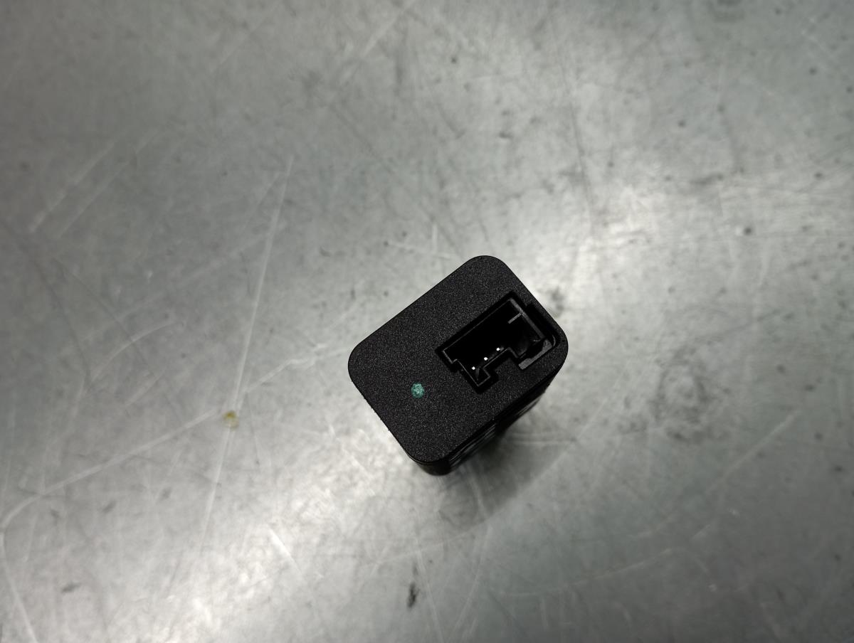 Módulo USB / AUX / IPOD PEUGEOT 208 II Imagem-2