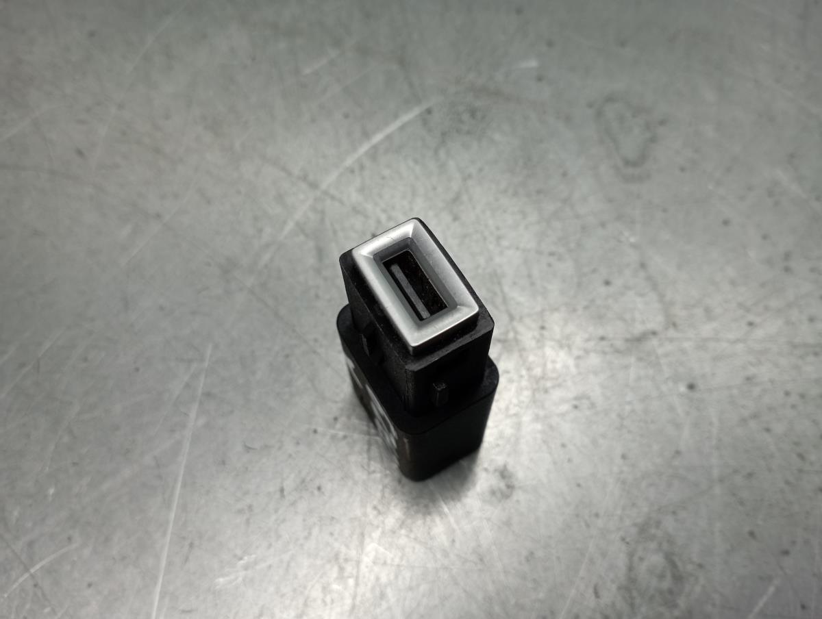 Módulo USB / AUX / IPOD PEUGEOT 208 II