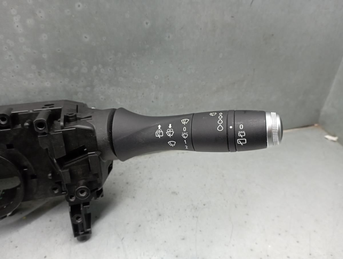 Mando de luces y limpia parabrisas RENAULT Clio V (BF_) Imagem-3