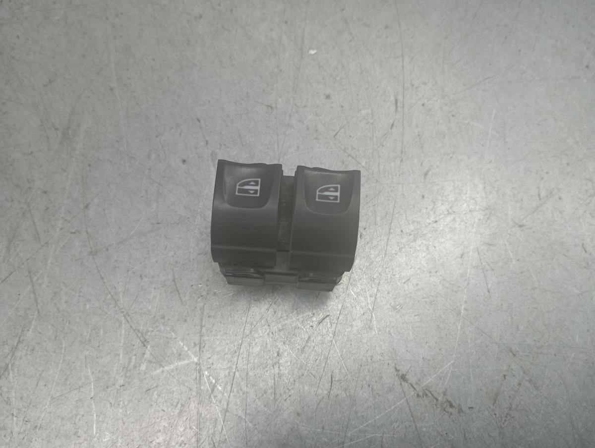 Comando / interruttore alzacristallo anteriore sinistro RENAULT Clio IV Société
